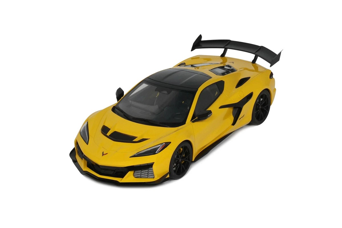 1/18 Chevrolet Corvette C8 ZR1 Coupe 2025 Resin Mode Car by GT