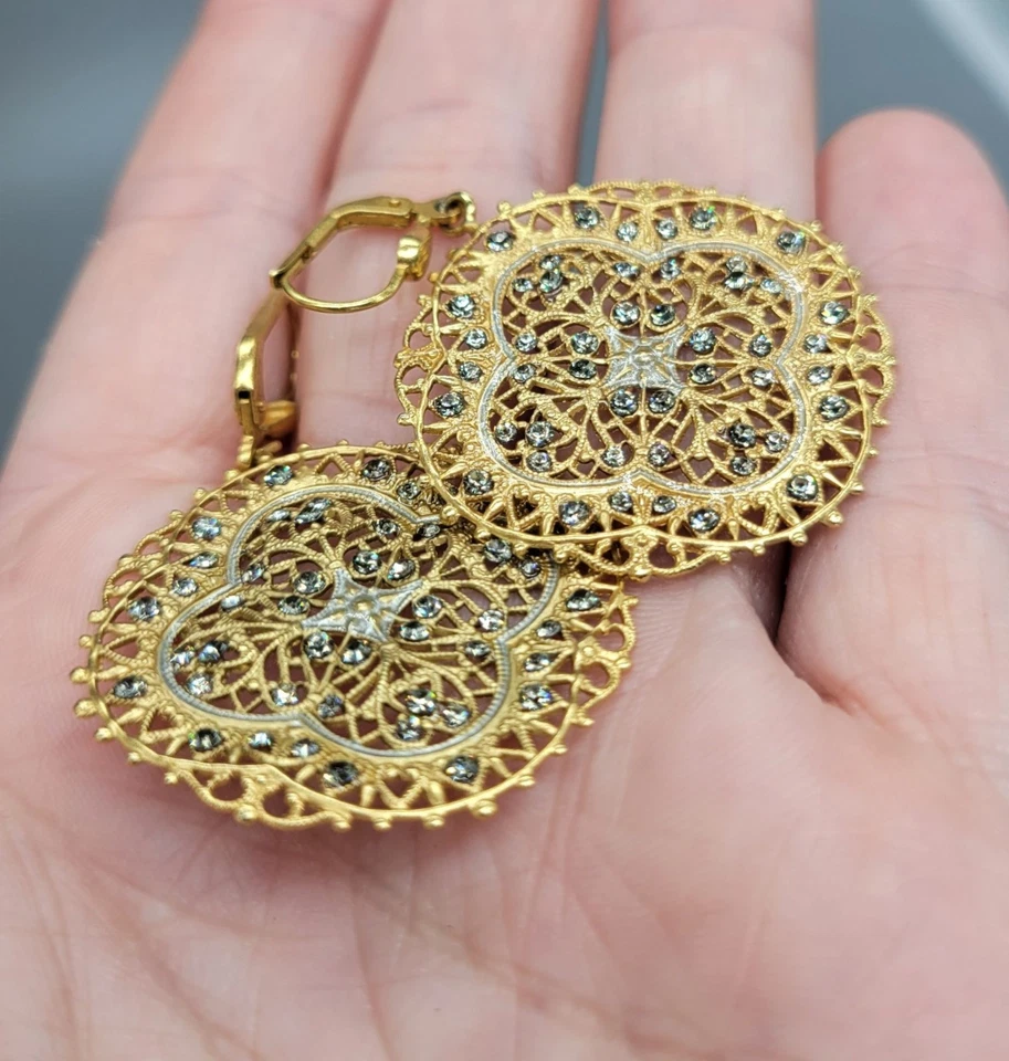 Elegantes pendientes colgantes Catherine Popesco La Vie Parisienne oro estrás E1 Foto 3 de 4