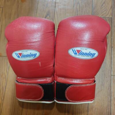 Winning Boxing Gloves MS-300B Professional Tape Type 10oz