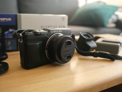 Olympus E-P5 & elektron. Sucher VF-4 und Objektiv G Vario Lumix 12-32 1:3.5-5.6