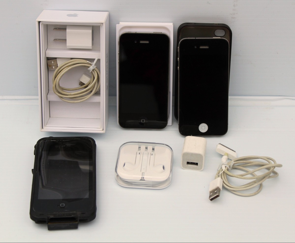 Lot of 2 Apple iPhone 4 Phones - 8GB - Black A1332 (GSM) AT&T w