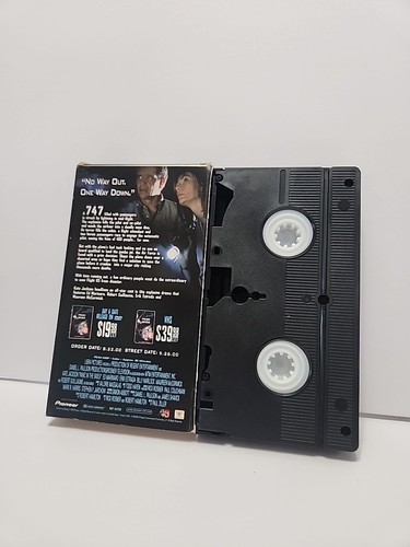 Panic In The Skies (VHS 2000) Pioneer Thriller Screener Promo Demo Tape - Picture 2 of 2