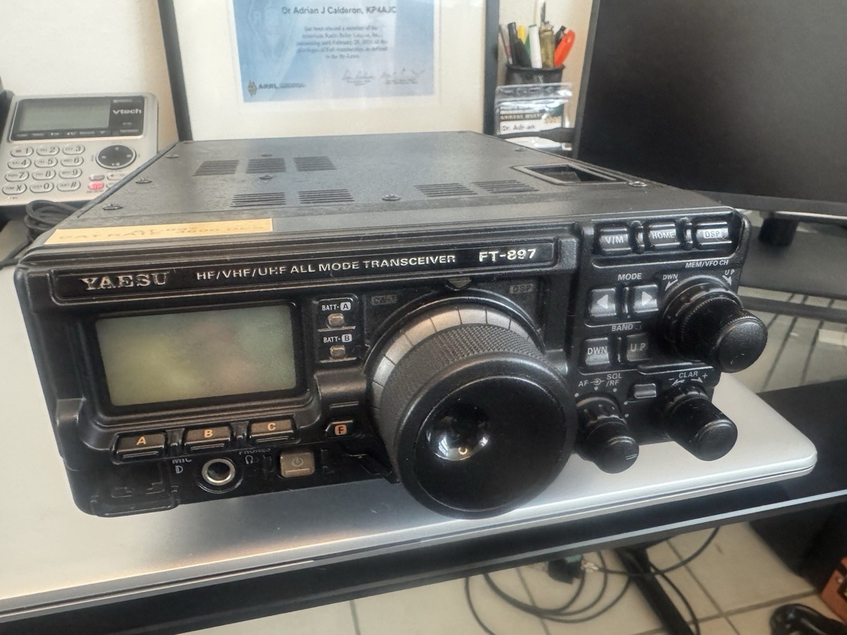 YAESU ヤエス FT-897M HF/VHF/UHF TRANSCEIVER Yaesu FT-897 High-Power Base/Mobile Transceiver - Black for sale