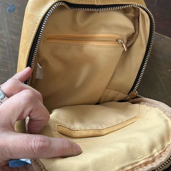 Highly Functional, Beautiful Mini-Backpack/Adjust… - image 4