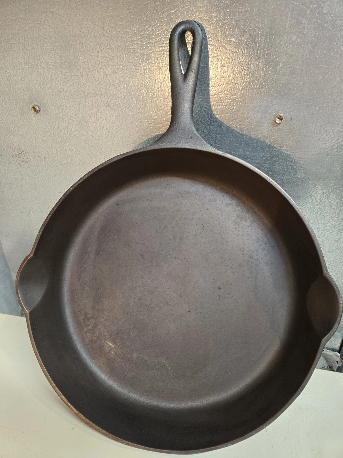 Antique VICTOR #9, 723, Cast Iron Skillet With Fire Ring
