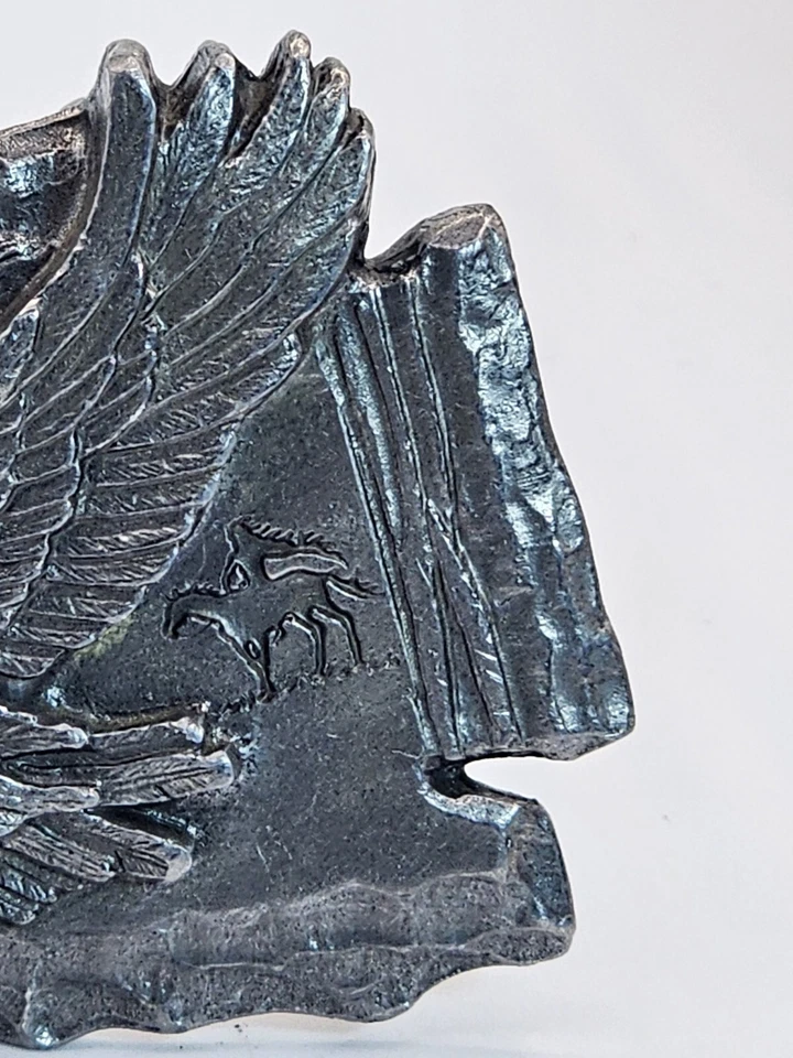 Siskiyou Buckle Co 1988 Western Punta de Flecha Águila Metal Peltre Cinturón Hebilla Z80 EE. UU. Foto 4 de 4