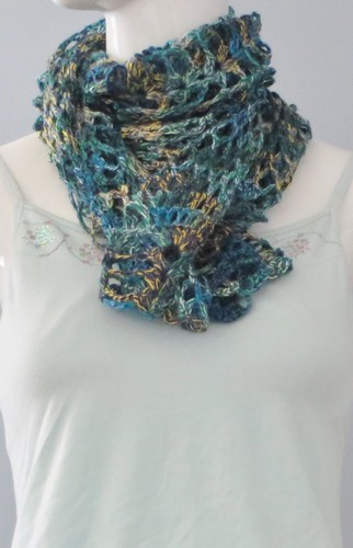 Nuevo Hecho a Mano Crochet Azul Amarillo Suave Acrílico Piña Caricias Bufanda Chal Envolvente - Imagen 7 de 7