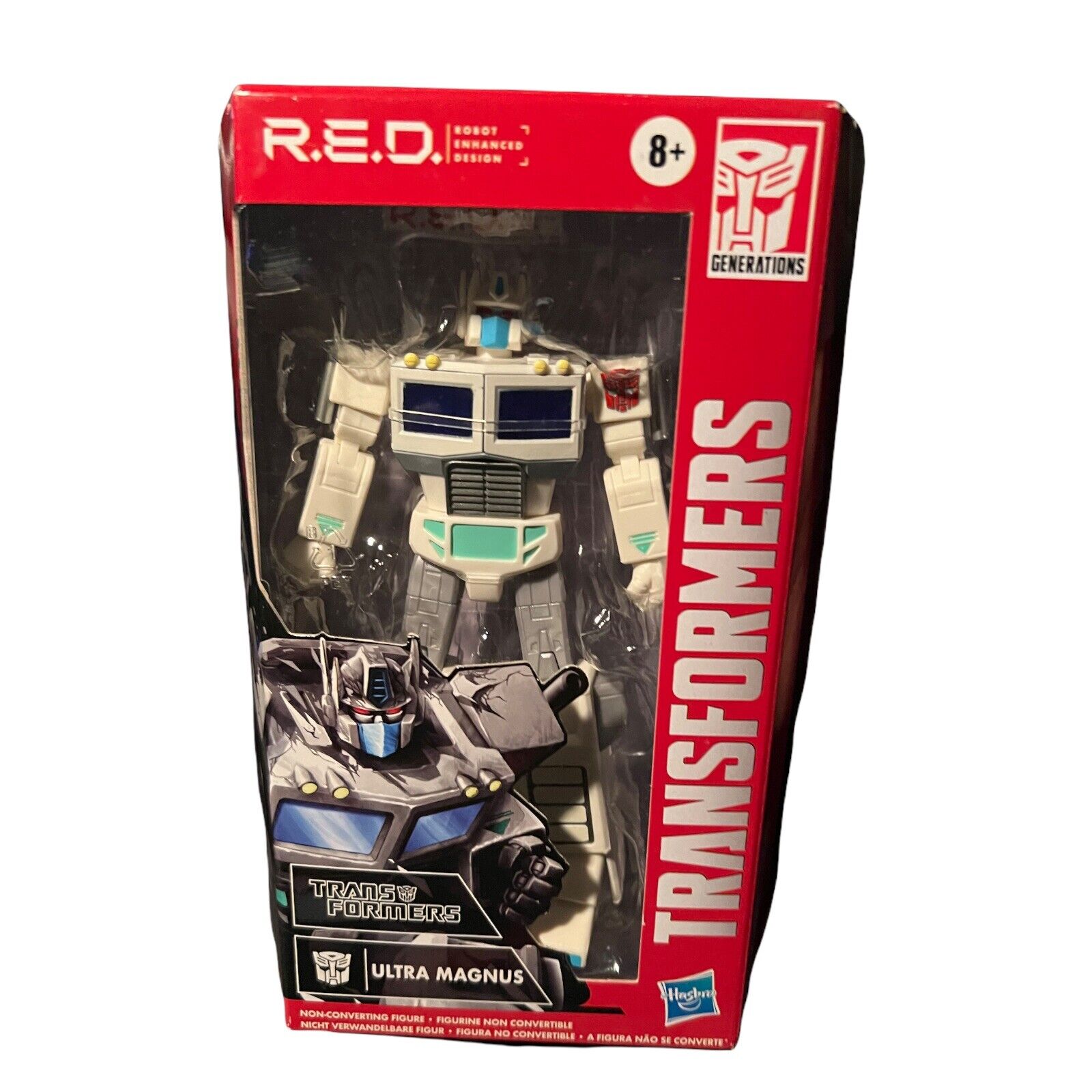 Transformers R.E.D Ultra Magnus And Knock Out In-Hand Images