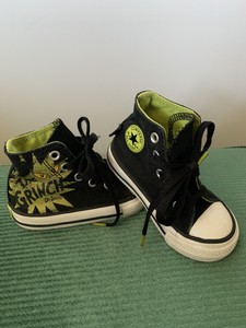 grinch converse