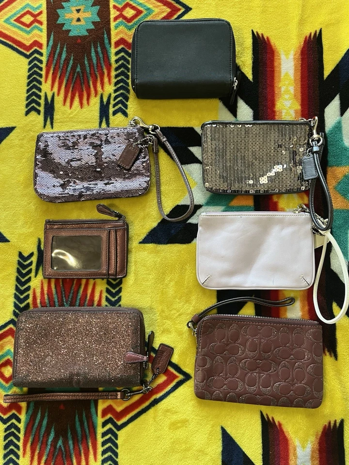 Coach Bundle Four Wristlets, Two Wallets & One Card Holder. - Image 2 of 4