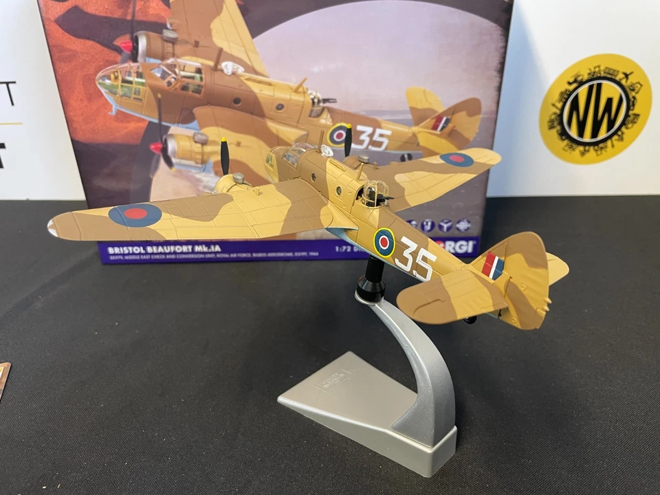 CORGI AVIATION AA28903 1:72 SCALE BRISTOL BEAUFORT MK.1A EK979 EGYPT 1944 - Image 3 of 4