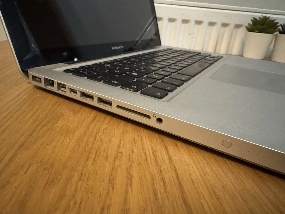 Apple MacBook Pro 13” 2.7GHz i7, 8GB Ram, 250GB SSD Fresh OS Installed - Image 4 of 4