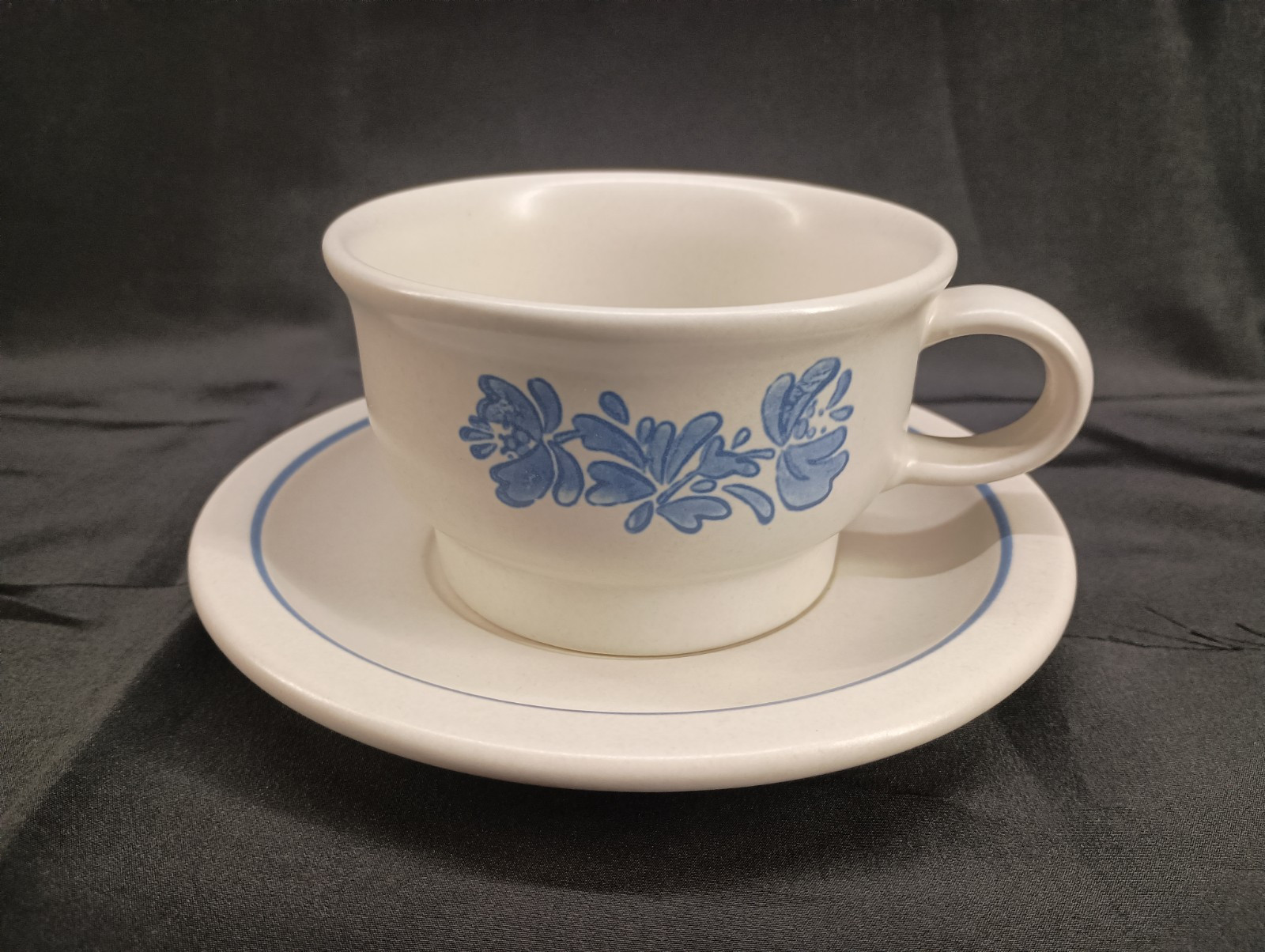 Pfaltzgraff Yorktowne Matte Finish Coffee Tea Cup with Saucer