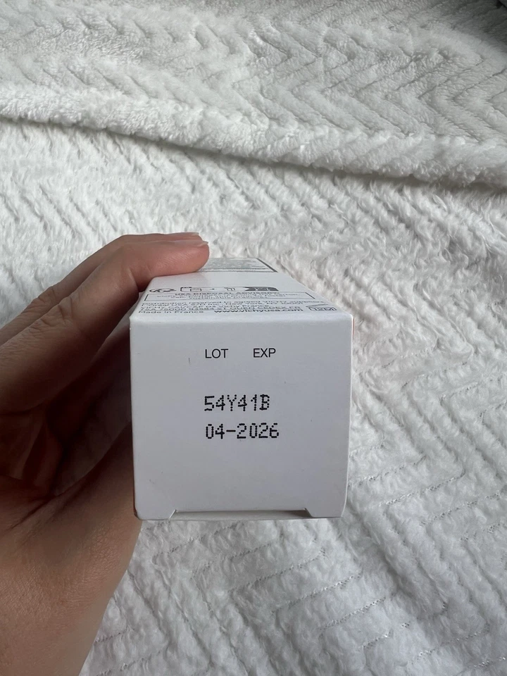 Vichy Capital Soleil UV-Age Daily Anti-Photoaging Fluid SPF60+ Sunscreen 50ml - Image 2 of 2