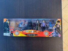 NEW 2004 Doctor Who 6 Figure Gift Pack 10th Doctor Rose K-9 Cassandra Dalek Moxx