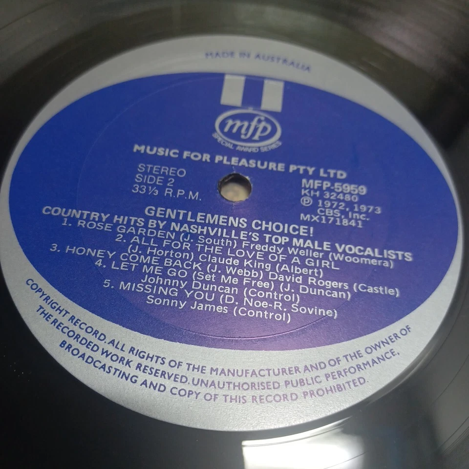 GENTLEMENS CHOICE COUNTRY HITS BY NASHVILLE'S TOP MALE VOCALISTS LP RECORD  - Image 3 of 4