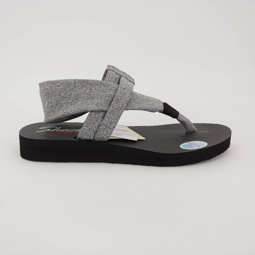 studio skechers flip flops