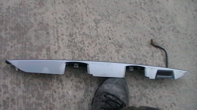 2007 - 2012 nissan altima sedan rear trunk lid trim panel finish molding W40 - Imagem 3 de 4