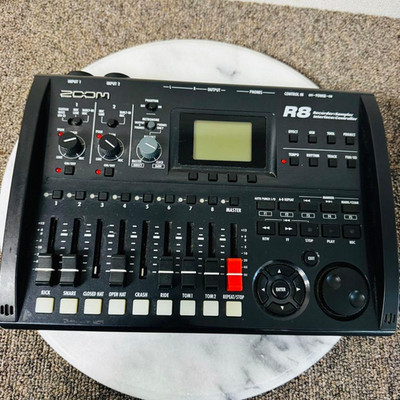 Zoom R8 Multitrack Digital Recorder 8-track MTR
