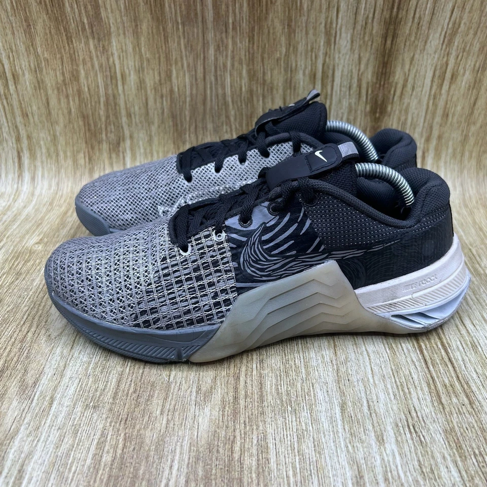 Tênis esportivo Nike Metcon 8 feminino tamanho 7.5 cinza preto DQ4675-001 - Imagem 3 de 4