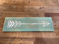 Home Accents ~Hobby Lobby Arrow Wooden  Sign ~ Home Decor Green and White