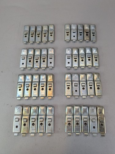 Lot Of 40 REPUBLIC STEEL Shelf Support Clips Brackets Commercial Metal Shelf