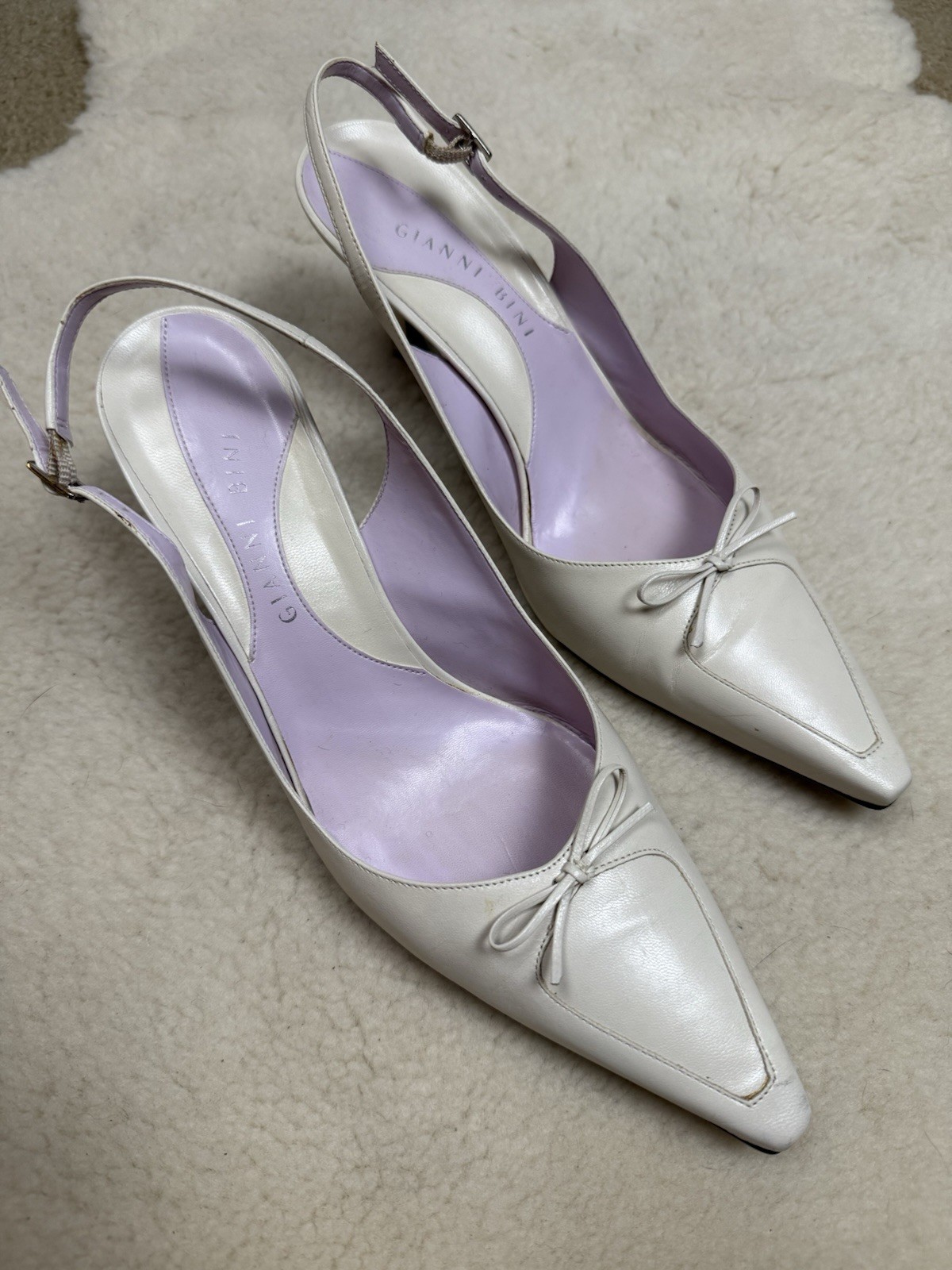 Gianni Bini Ivory Slingback Pointed Toe Kitten Heel Bow Detail Leather Pumps 9M