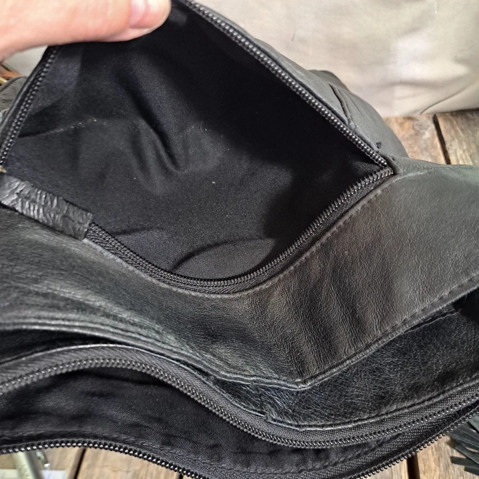 2 carteras bandolera de cuero genuino para mujer St. John's Bay negras y marrones 4483L529 Foto 4 de 4