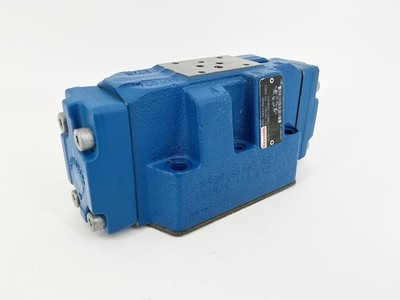 New Rexroth R900738499 Directional Control Valve 4WEH 16 E72/6EW110N9K4/V No Box