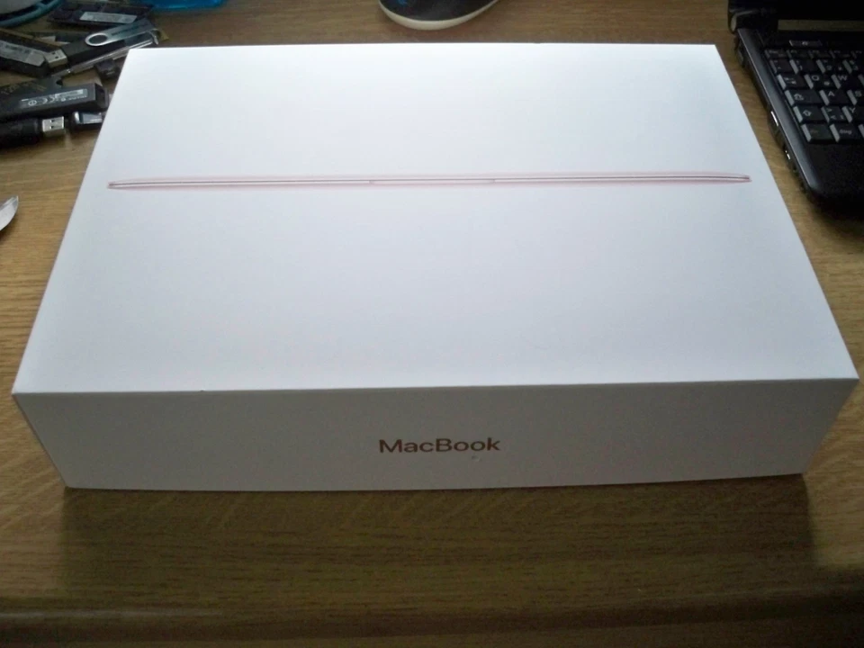 originale Karton für MacBook A1534, Top Zustand!!