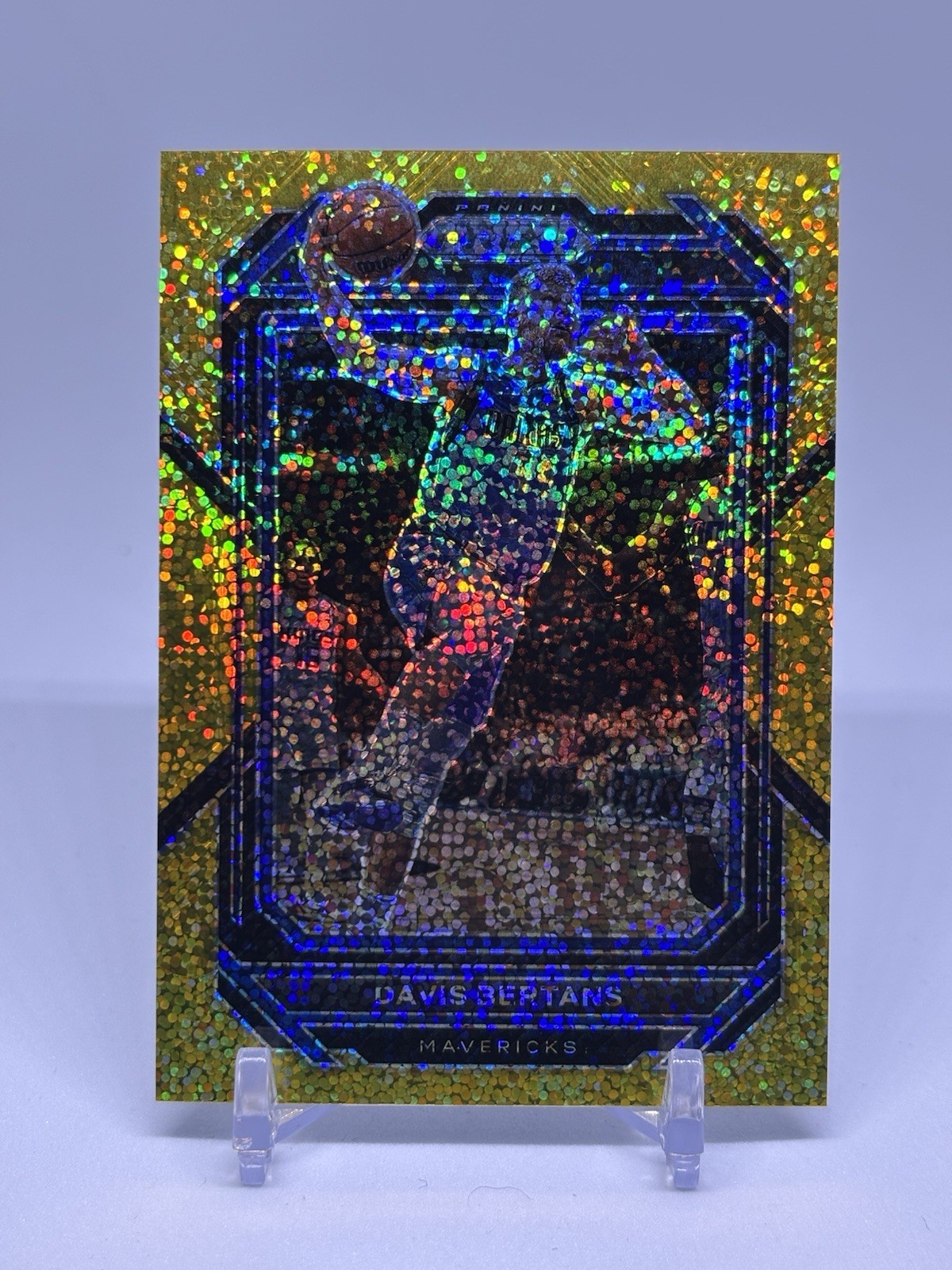 Davis Bertans 2022-23 Panini Prizm Gold Sparkle Prizm SSP #189