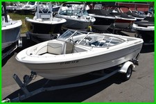 2001 Bayliner 2150 Capri Bowrider Merc 5.0L Freshwater use, Clean, w/trailer