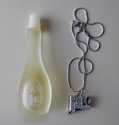 Glow von JLo -schöne Parfumminiatur 7,5 ml Eau de Toilette + Glow Kette