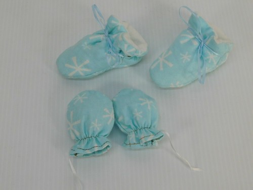 newborn gloves & boots set baby Boy handmade Snow Flakes Blue - Picture 2 of 9
