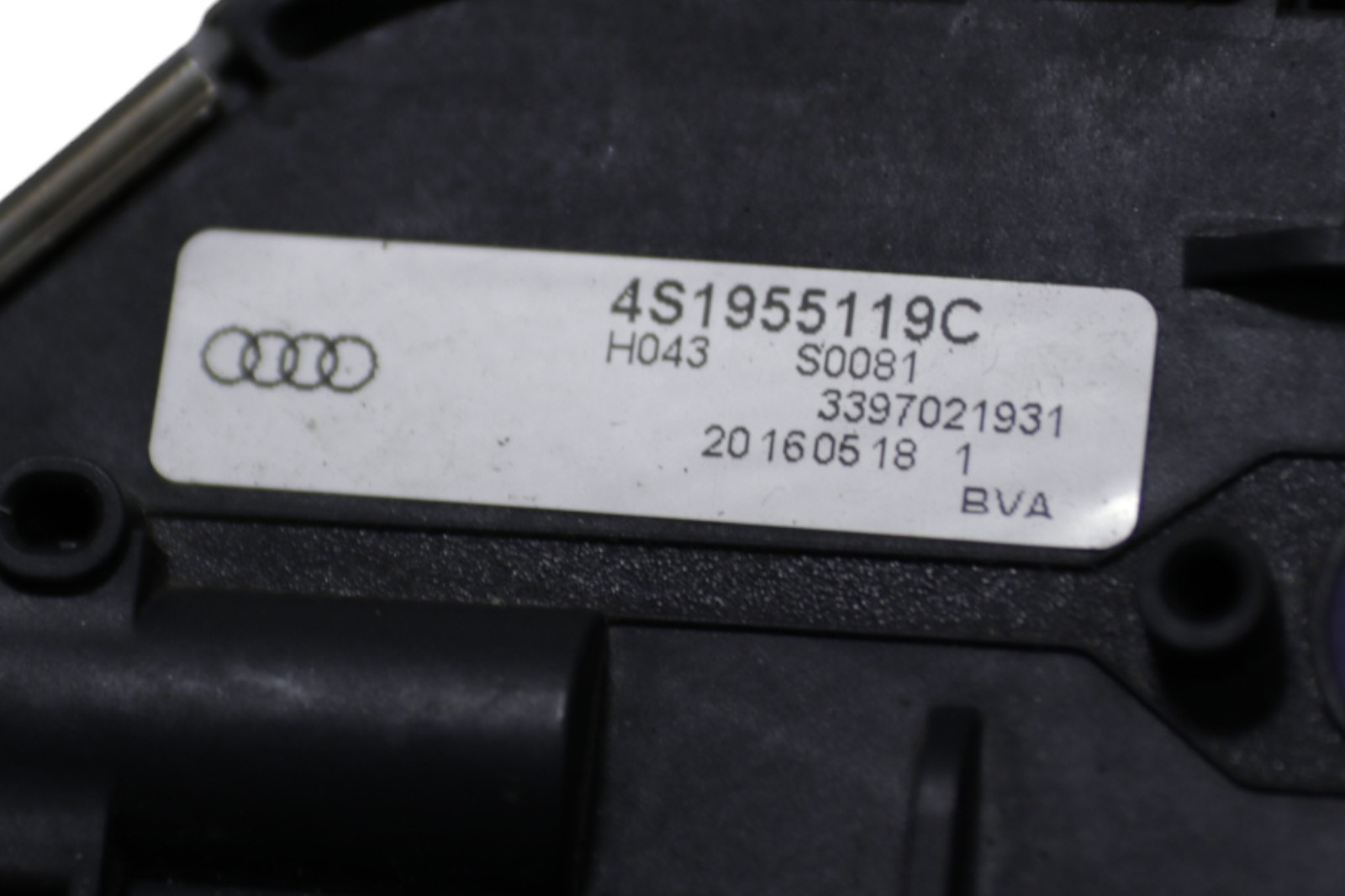 Audi R8 V10 Front Right  Side Windshield Wiper Motor Linkage 2017 - 2023 OEM