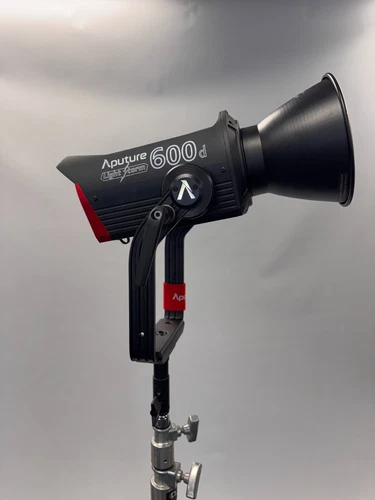 Aputure LS 600d Daylight Balanced Point Source (Base)