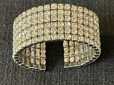 Bracciale elastico con strass Vintage, in ottimo stato.