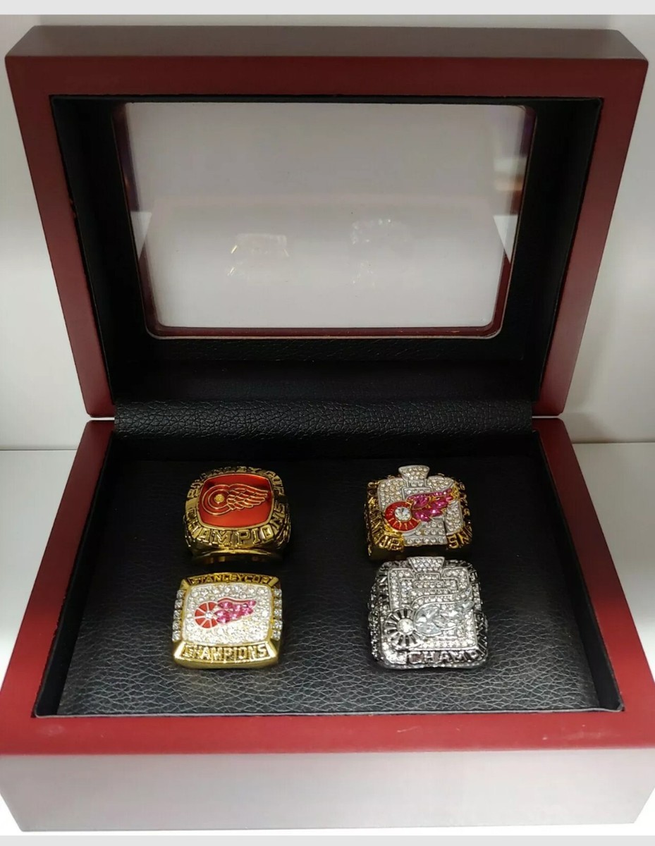 Detroit Red Wings - Stanley Cup Champion 4 Ring Set.. Yzerman