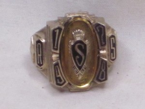 Authentic vintage class ring 1978 RS HS ornate detailed size 9 High School gold-plated