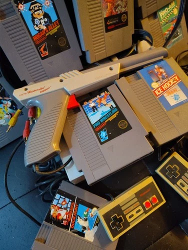 Vintage Nintendo NES 1985 Console Bundle Super Mario Bros Duck Hunt Tested Works