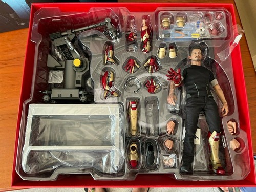 Iron Man 3 Tony Stark Suit Test Version Hot Toys - Imagen 4 de 6