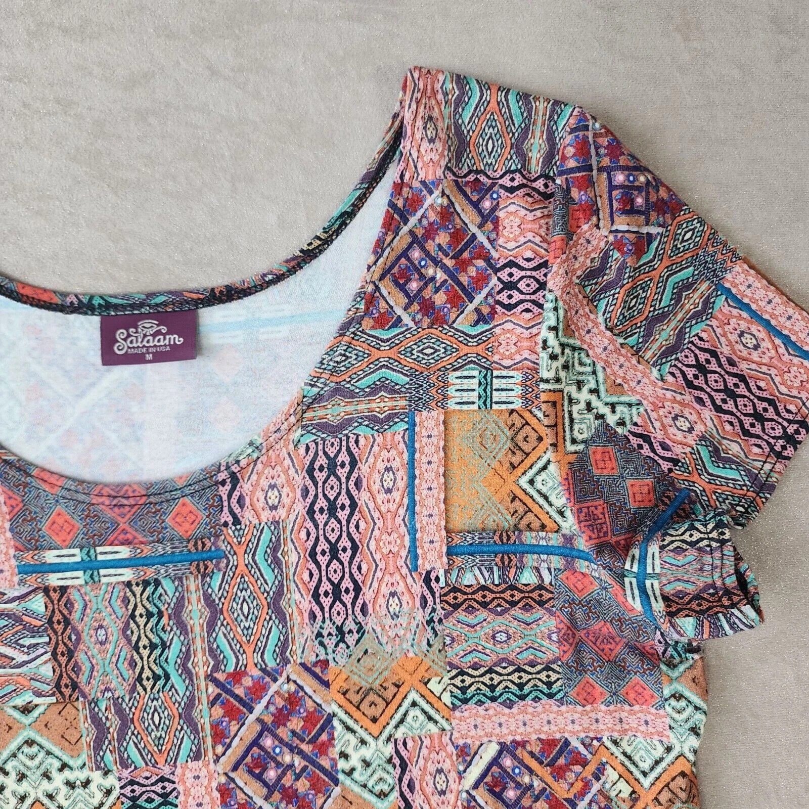 VETEMENTS Abito Salaam manica corta scollo a scoop medio Made in USA ARTE DA INDOSSARE MULTICOLORE