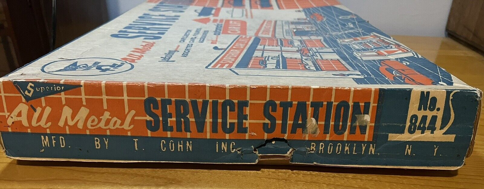 RARE - VIINTAGE NEVER ASSEMBLED  Superior Service Station  / T Cohn in BOX # 844