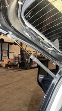 Verin de hayon / de capot Volkswagen 1,6L