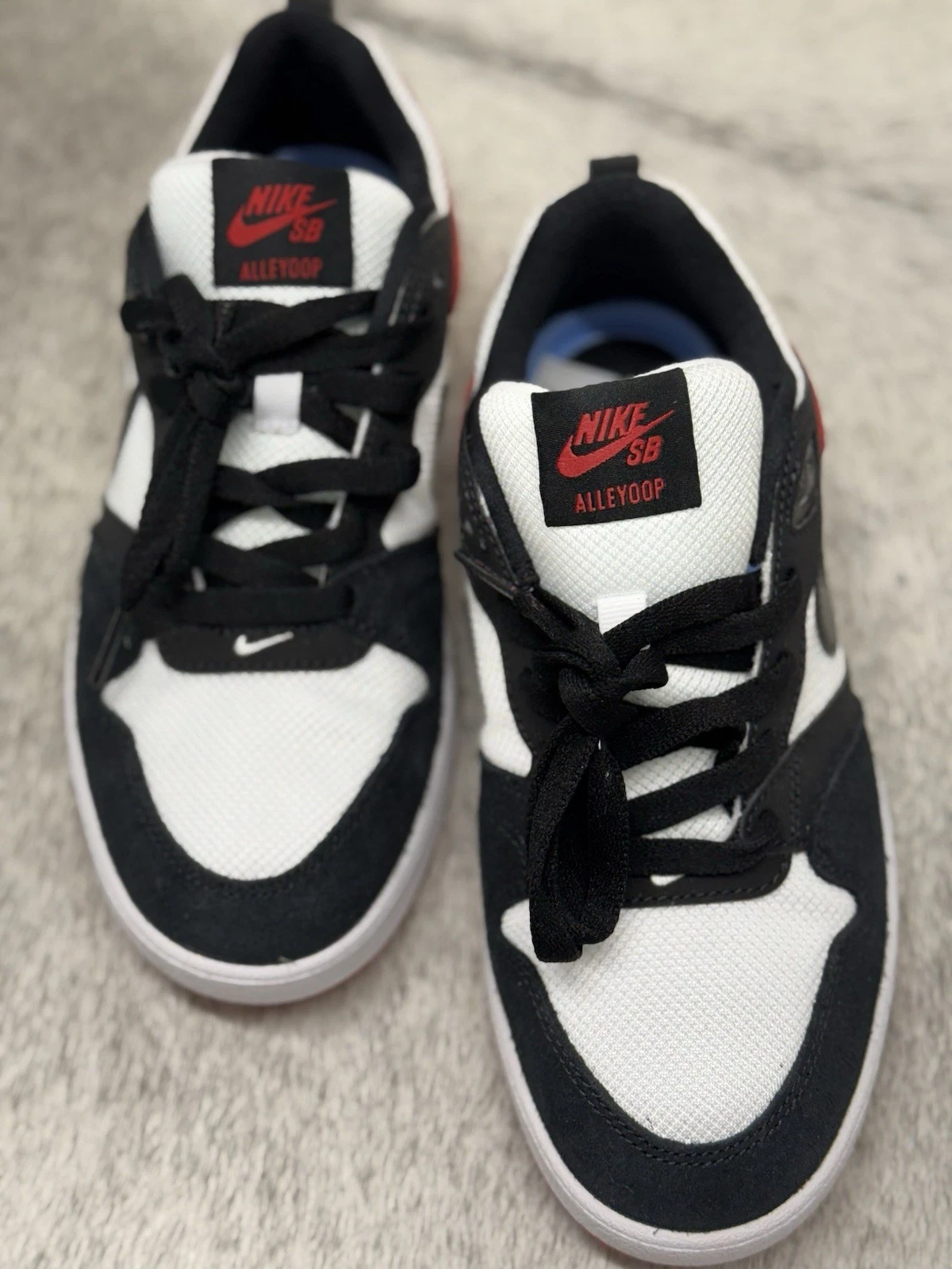 UK5.5 Nike SB Alleyoop Nuove con scatola Bianco Nero Rosso Università