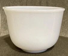 SMALL WHITE MIXING BOWL HAS SPOUT.  GLASS BAKE SUNBEAM