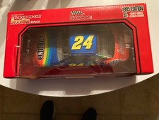 Racing Champions Jeff Gordon 1995 24 DuPont 1/24 Scale Diecast