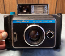 Keystone 60 Second Everflash Model 800 Polaroid Compatible Instant Film Camera