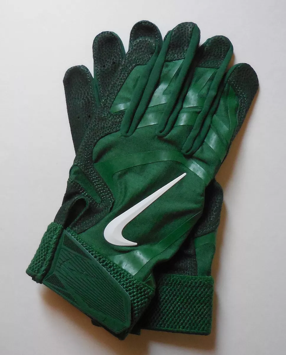 Green nike hotsell gloves
