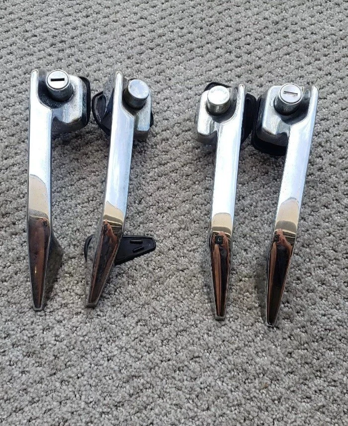 Juego de 4 manijas de puerta cromadas originales OEM para Mercedes Benz W115 W114 280E 280C 240 Foto 4 de 4